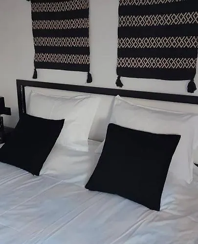 Arts - Beautiful For 8 Persons Guest house