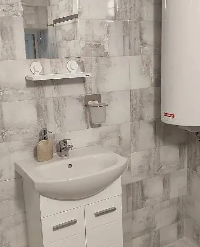 Arts - Beautiful For 8 Persons Guest house