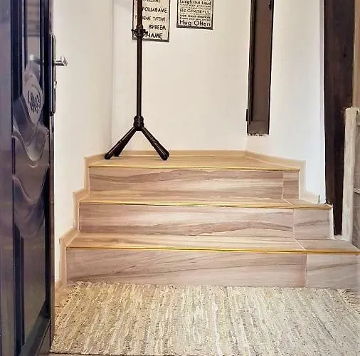 Arts - Beautiful For 8 Persons Guest house